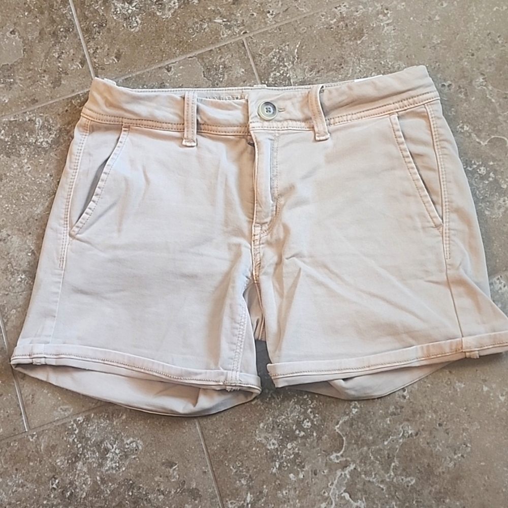 Womens American Eagle khaki shorts